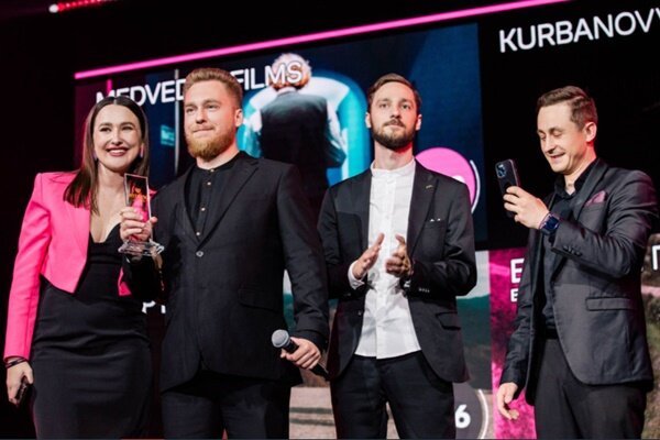 Вручение премии. Фото Михаила Медведева