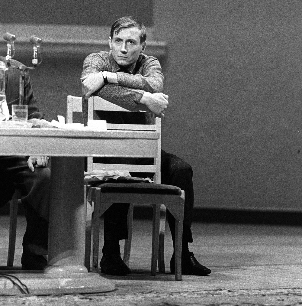    Благодаря отцу Евтушенко в шесть лет научился читать и писать. Он читал таких авторов, как Дюма, Сервантес, Боккаччо, Уэллс и Флобер / globallookpress.com / Mikhail Svischev