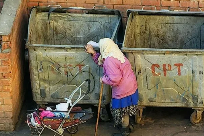 Фото бомжей возле мусорки