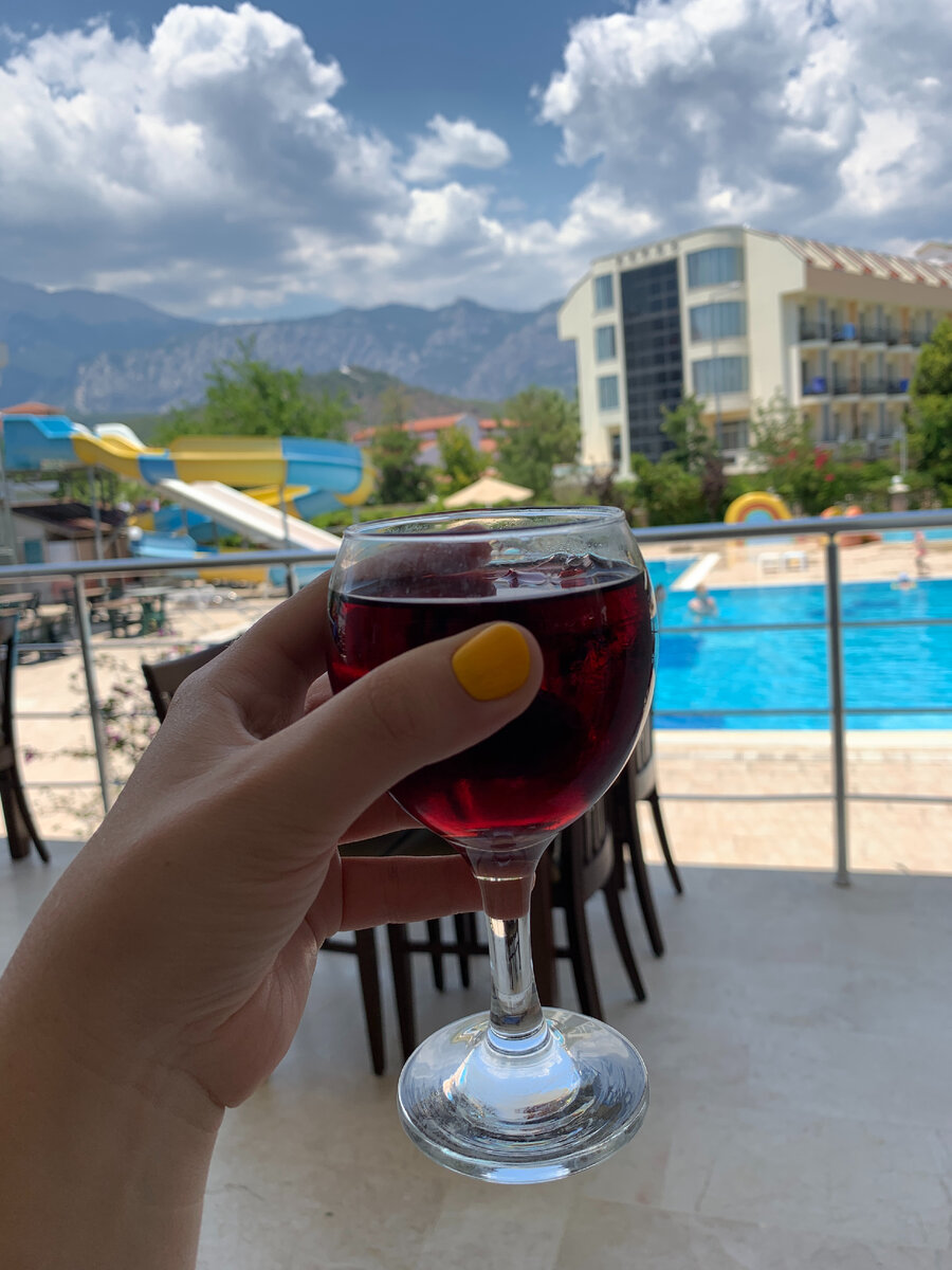 Первый день в отеле, 2021 г.  *Алкоголь вредит вашему здоровью