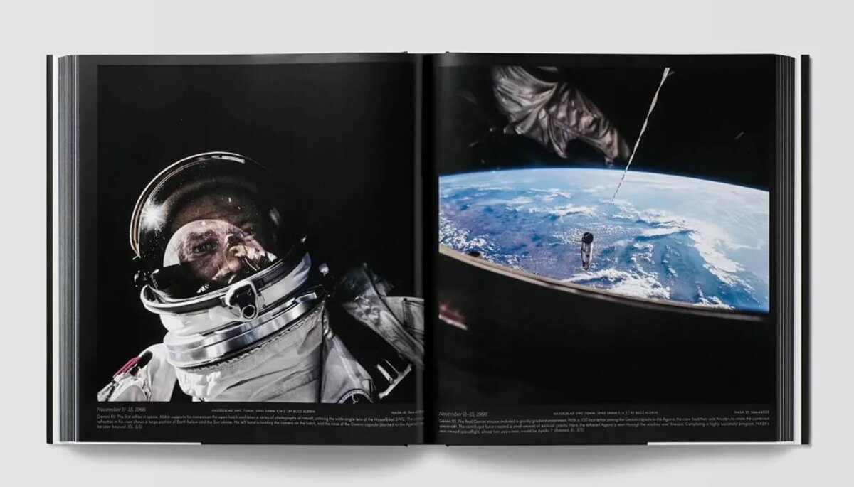    Раскрытая книга «Apollo Remastered»