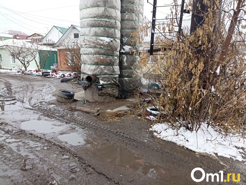 Место в Омске, где в яму с горячей водой упала женщина    📷