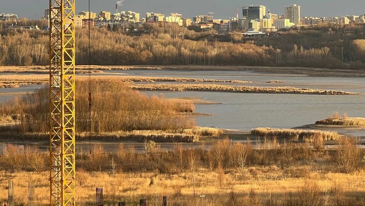     В Казани местами у реки Казанка можно заметить обмеление. Такое наблюдение зафиксировал корресподент Inkazan.