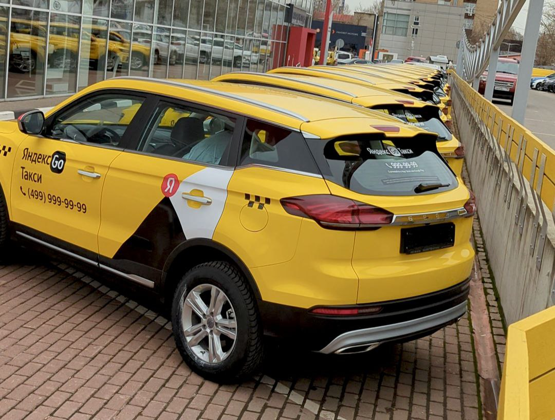 Кстати, как бы вы отреагировали, если бы к вам приехал такой авто в такси? Пишите в комментариях 