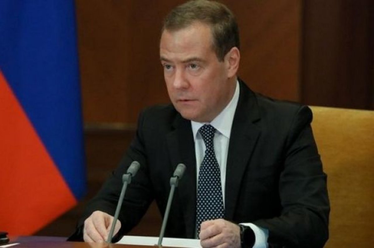    В Абхазии планируют создать аллею Дмитрия Медведева