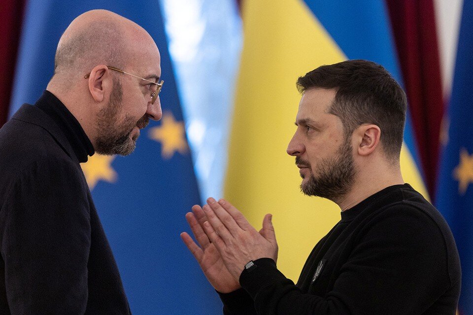     Президент Украины Владимир Зеленский и президент Европейского совета Шарль Мишель  REUTERS