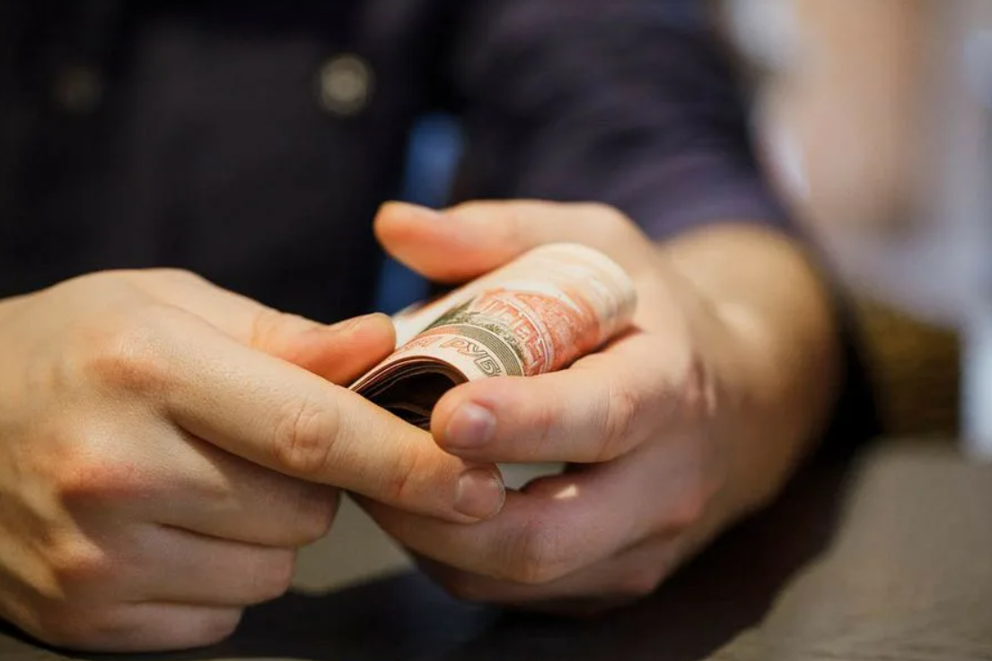 что делать если поступили угрозы. вымогательство фото. вымогательство ст 163 ук рф. статья вымогательство денег у несовершеннолетних. требует деньги угрожает.