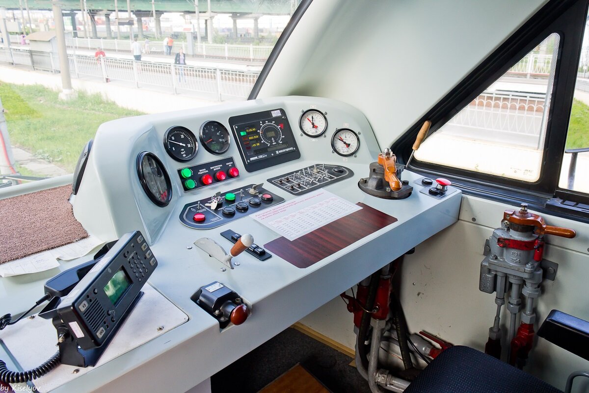 Внутри кабины