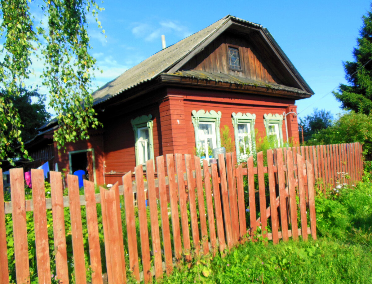 Мне по душе старые домики деревни (фото автора)