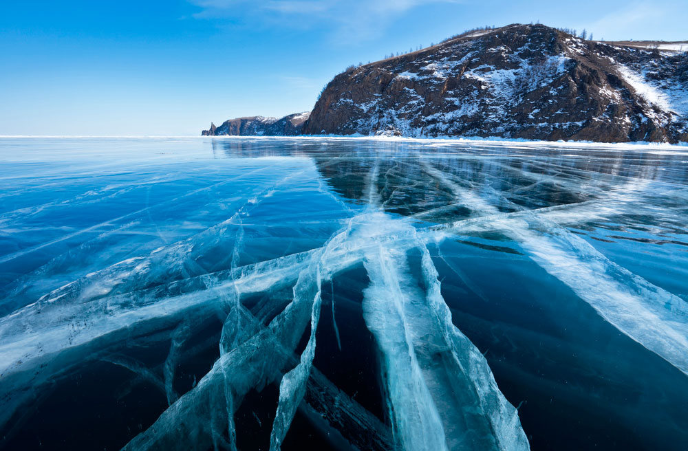 Lake baikal russia. Озеро Байкал самое глубокое озеро в мире. Сибирь озеро Байкал. Байкал самое большое озеро в мире. Крупное водохранилище Байкал.