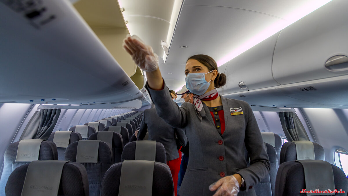 «Это оскорбительно»: девушка 8 лет управляет самолетами, но ее принимают за стюардессу