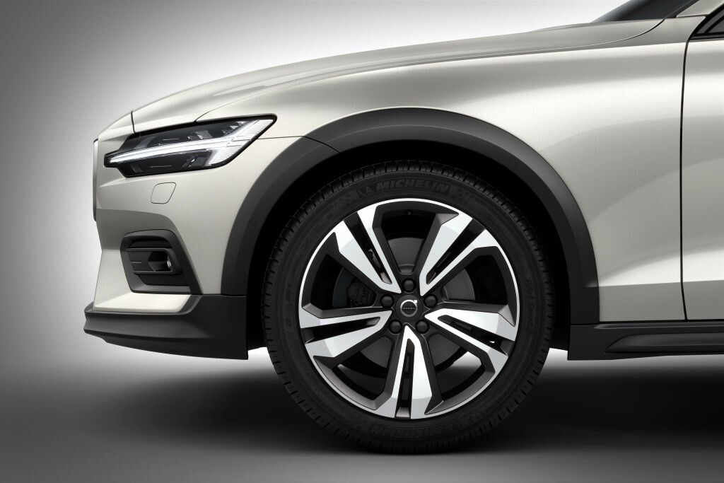 Передняя часть Volvo V60 Cross Country [Worldwide] '2018–н.в. Фото: volvo.com / autowp.ru