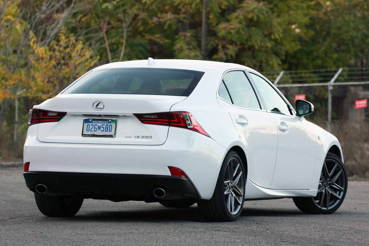 Lexus is 250 f Sport