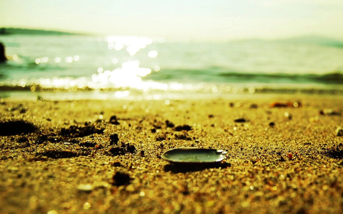 Впереди не то море светится тысячами огней, не то город, но так красиво... 