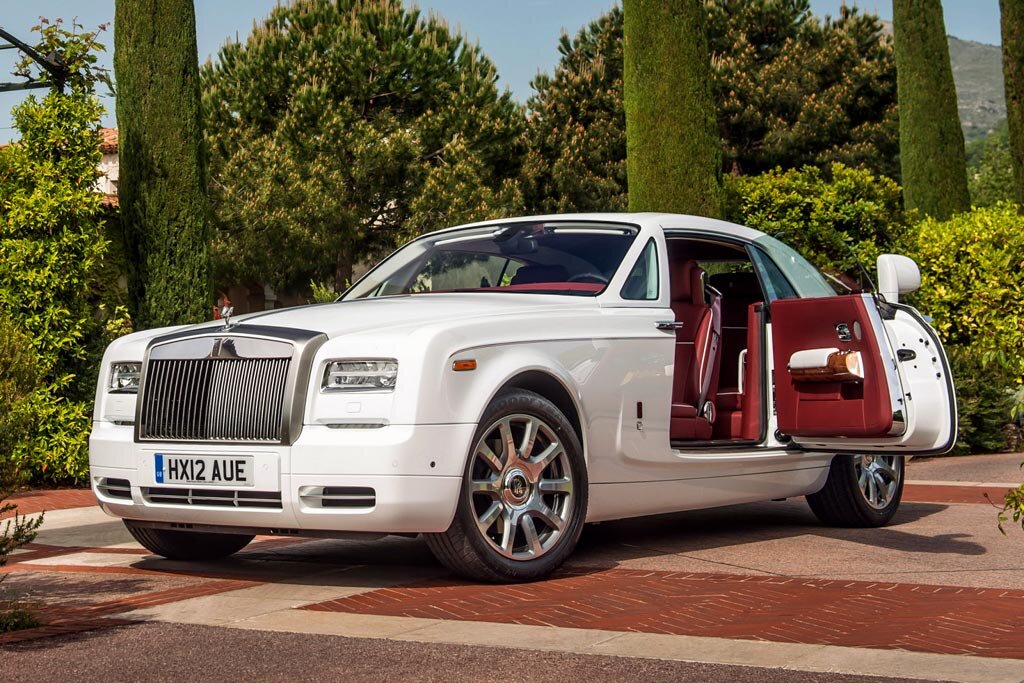 Ройс ройс модели. Роллс Ройс Фантом. Машина Rolls Royce Phantom. Rolls Royce Phantom Coupe. Роллс Ройс Фантом 2020.