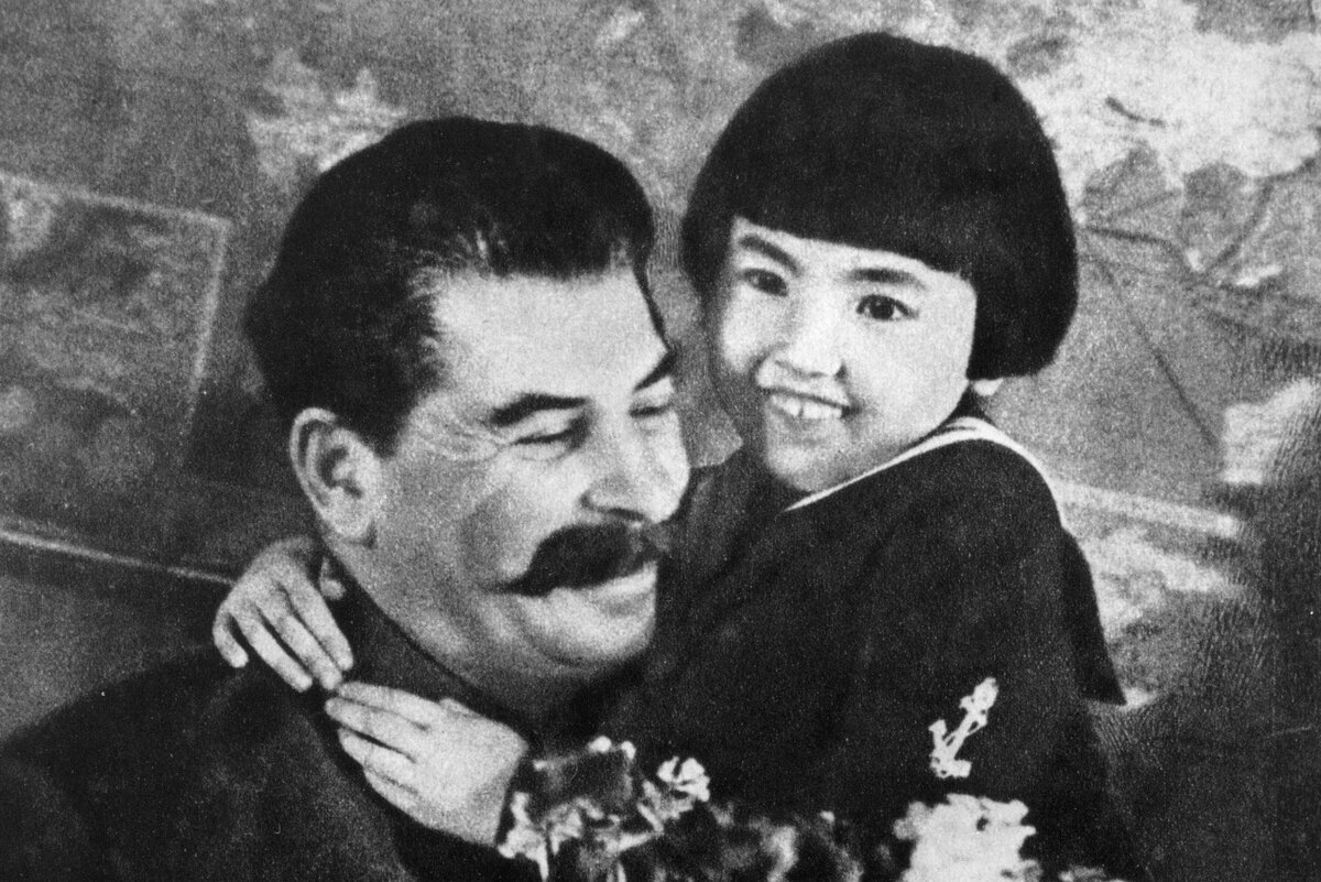 Сталин с матерью картина