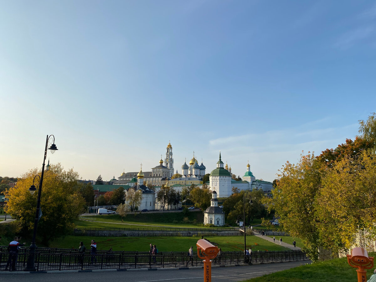 В Троице-Сергиевой Лавре находятся мощи основателя монастыря, преподобного Сергия Радонежского.  В 1993 году Лавра занесена в Список Всемирного культурного наследия ЮНЕСКО