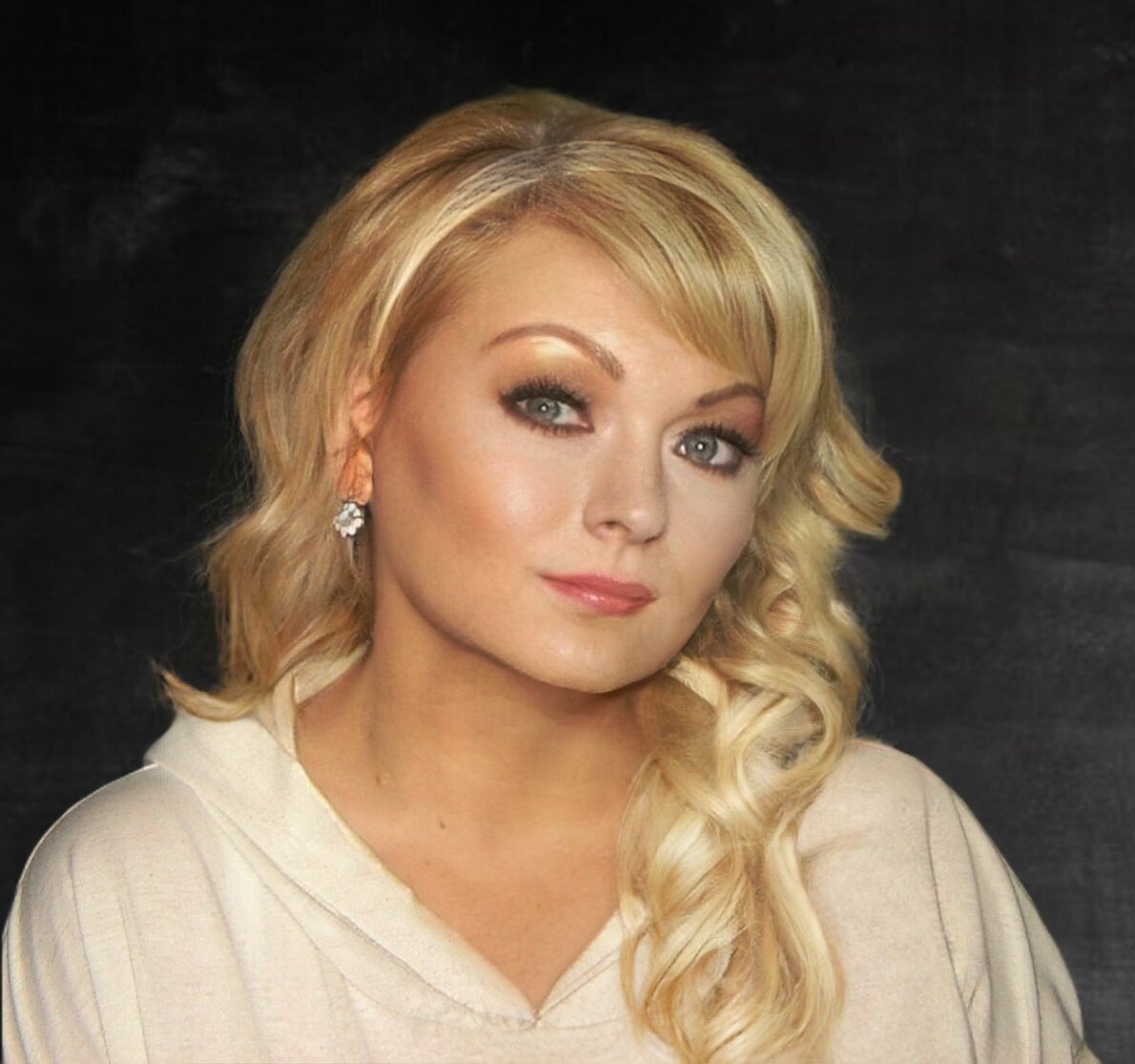 В случае, когда место жительства ответчика неизвестно, суд сам ...