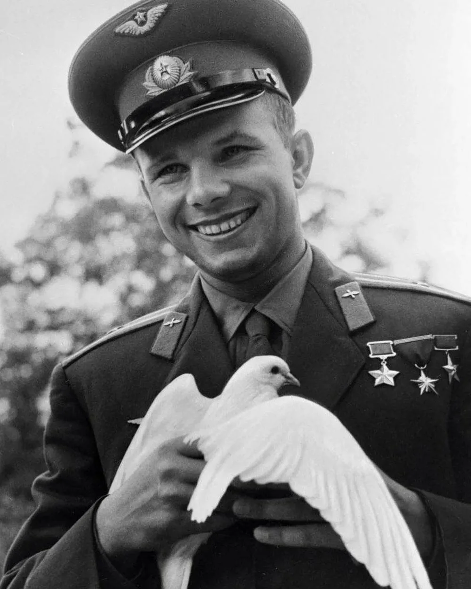 Юрий Гагарин.