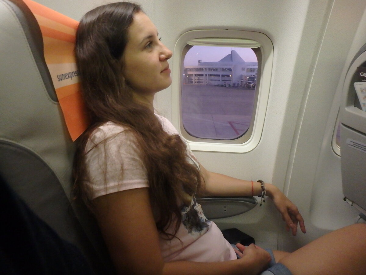 В поездках часто  общаемся с людьми из других стран