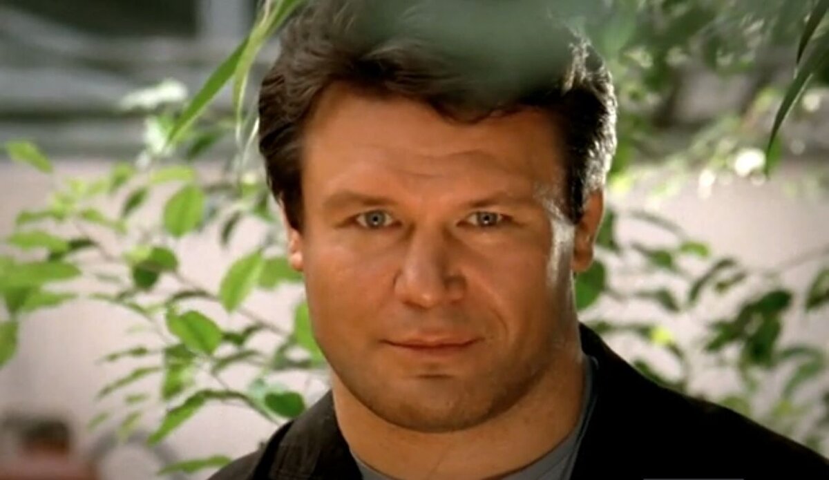 Кадр из кинофильма "Охота на изюбря", 2005 г., режиссер Абай Карпыков, сценаристы Зоя Дзюбло, Юлия Латынина, композитор Руслан Муратов (скриншот для иллюстрации)