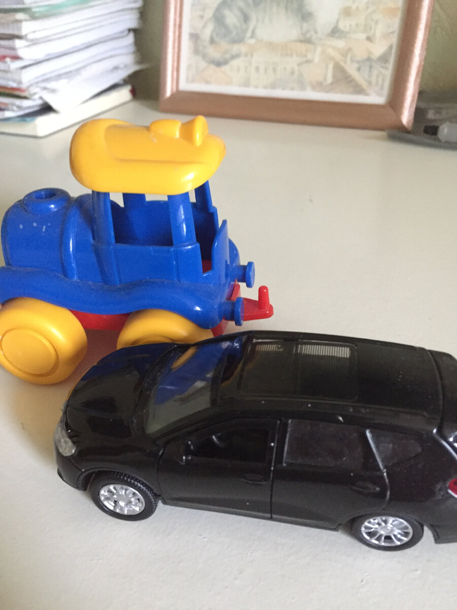 Игрушки моего внука, человек очень любит машинки