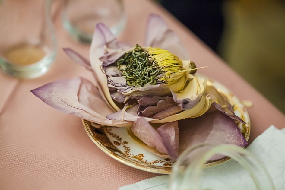 Зеленый вьетнамский чай в лотосе. Фото: Гостевой дом «У Покровки»