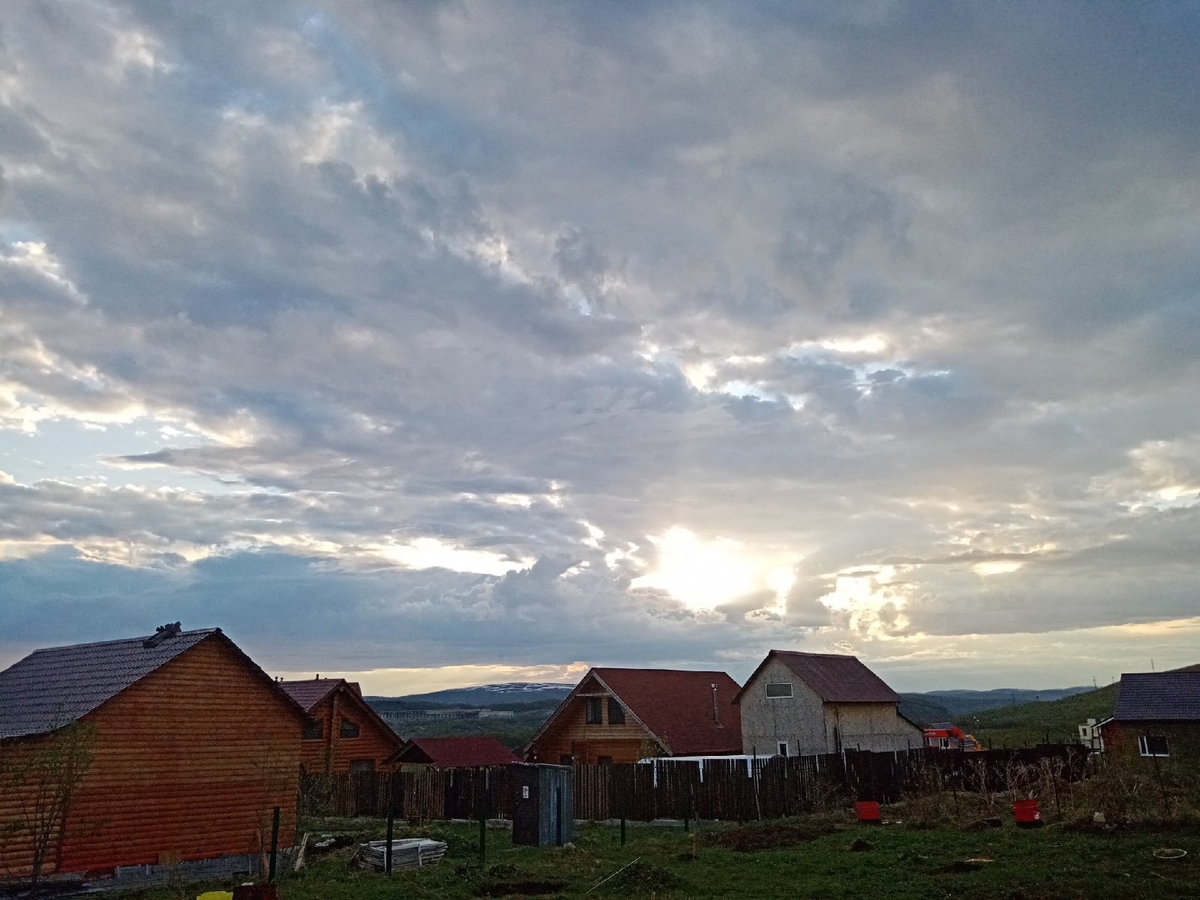 То ли солнце, то ли дождь... Фото автора.