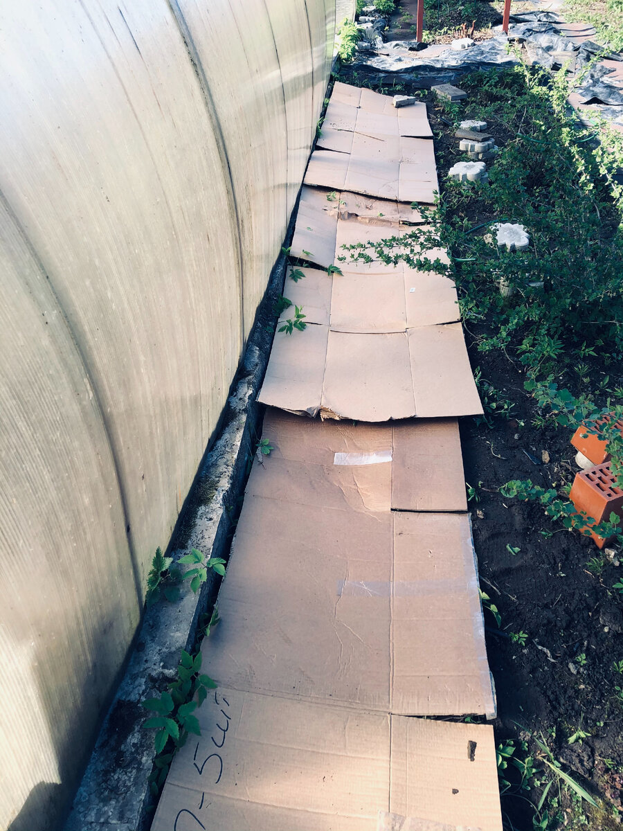 Пришлось выбрасывать старую пленку и класть сначала картон на ее место,