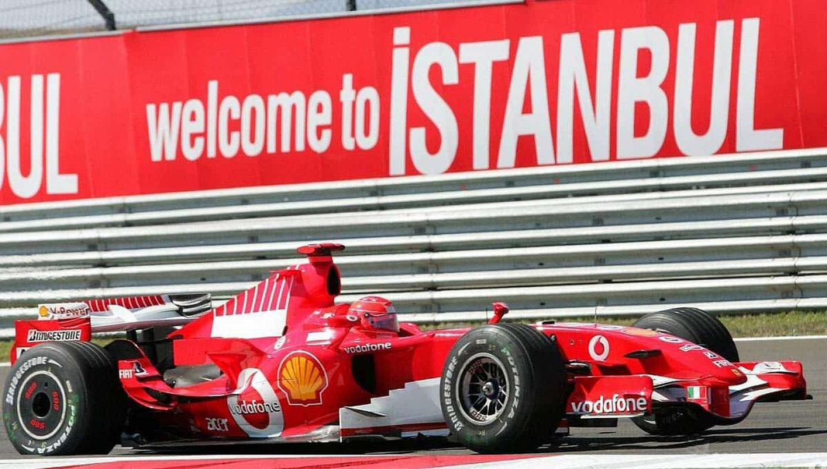 Михаэль Шумахер за рулём Ferrari на Гран-при Турции 2006