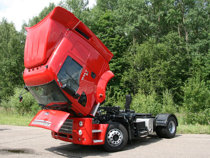 Почему в Европе преобладают грузовики без капота, а в США очень любят капотные тягачи, разбираемся