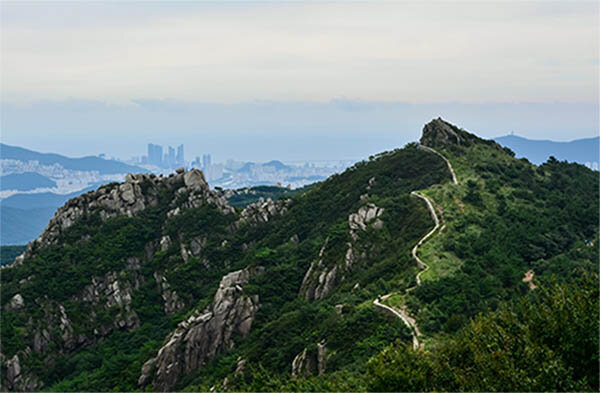 Гора Кымджонсан - является популярным местом у любителей активного отдыха. 