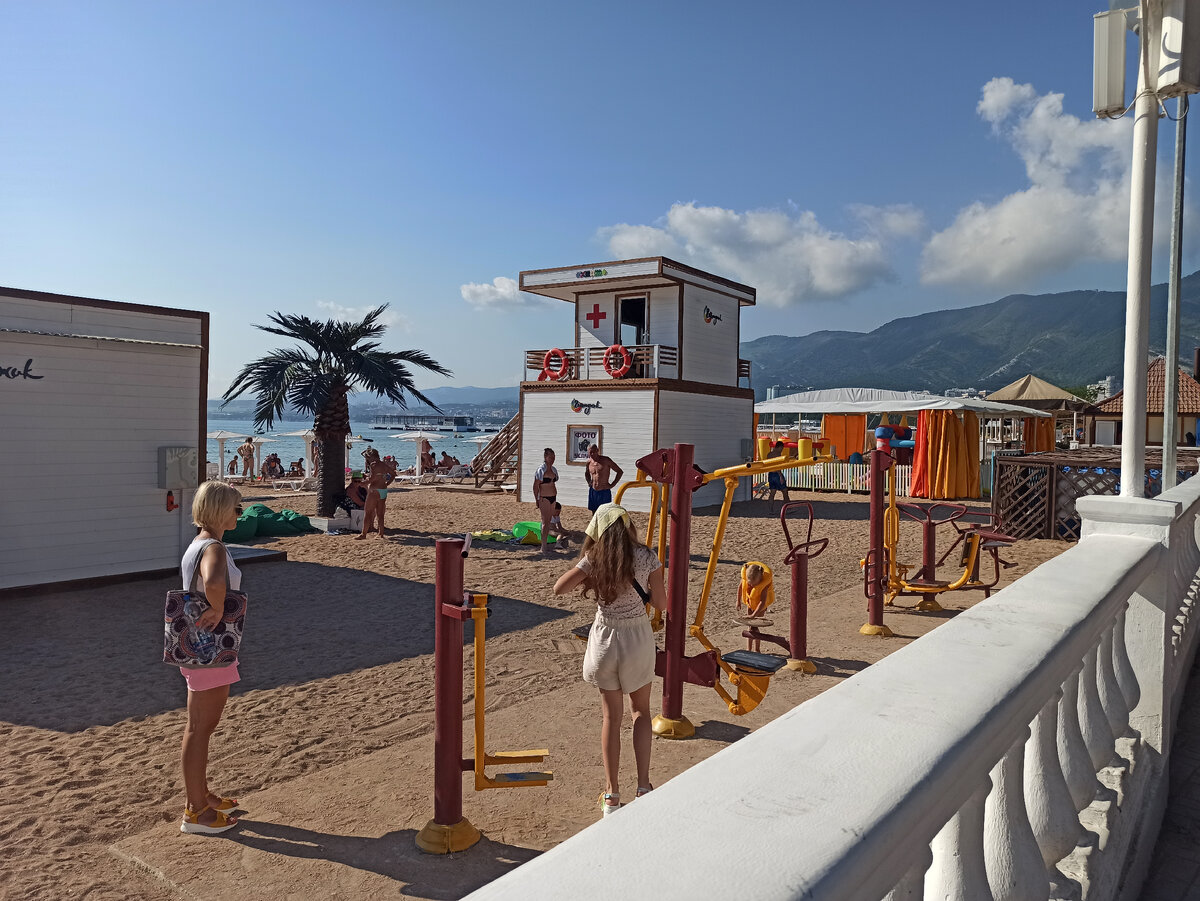 Пляж Дельфин Геленджик