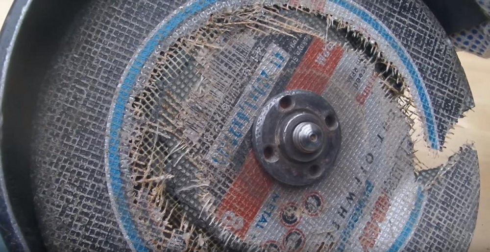 Легкий способ открутить гайку болгарки