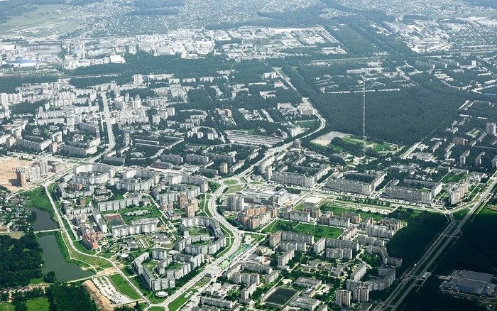 Это где то половина города, вон там за метеомачтой, Гурьяновский лес Там белки живут))) Изображение из открытых источников.
