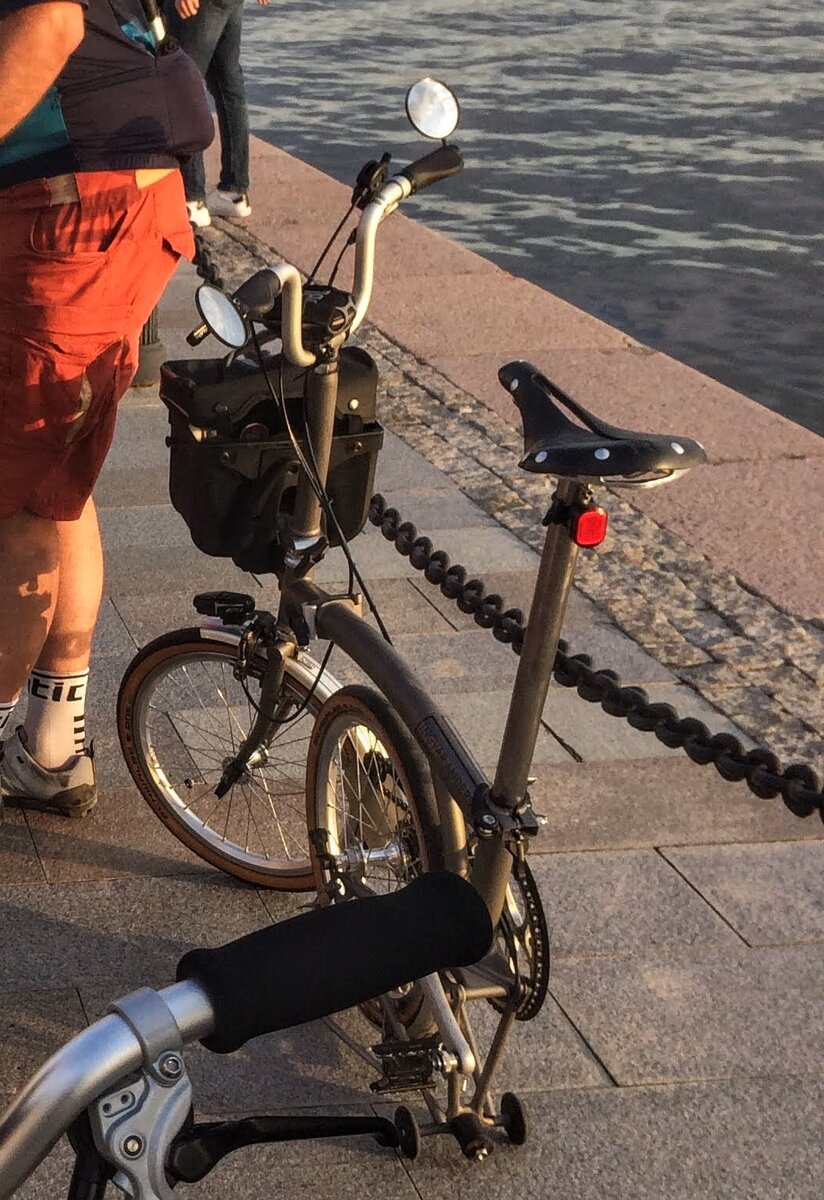 А в закатном солнце цвета меняются