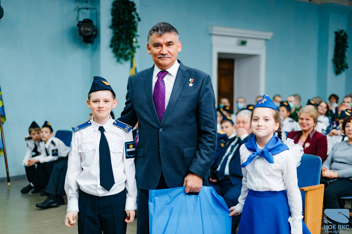 В Центральном офицерском клубе ВКС прошли торжественные мероприятия, посвященные Дню героев Отечества