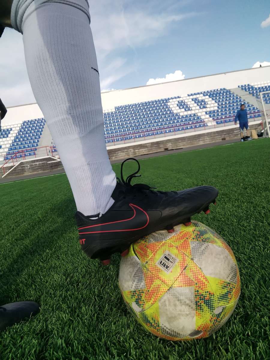 На городском стадионе во время одной из тренировок. Автор фото Паньков А.Е. фото в свободном доступе