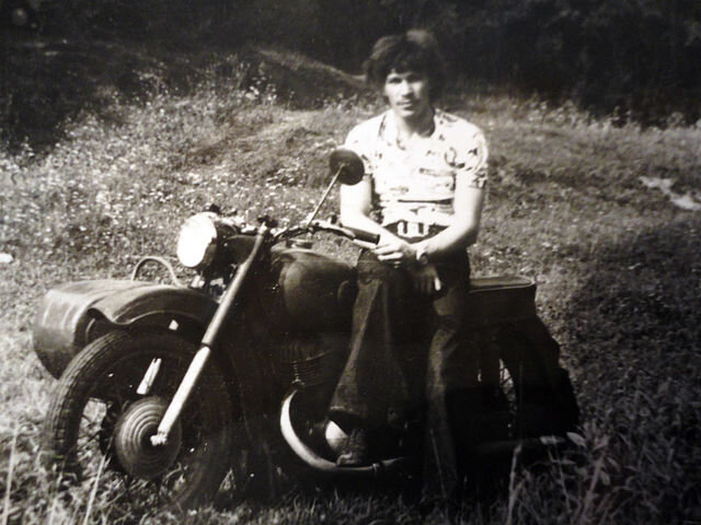 На мотоцикле "Иж Планета" 1964 года выпуска.