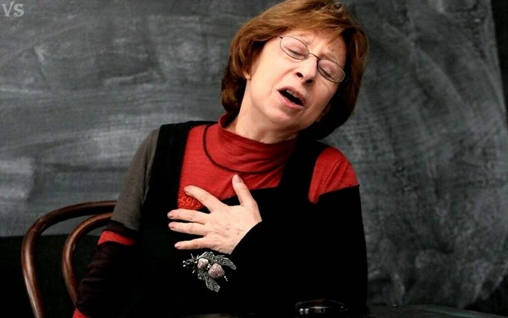 Лия Ахеджакова