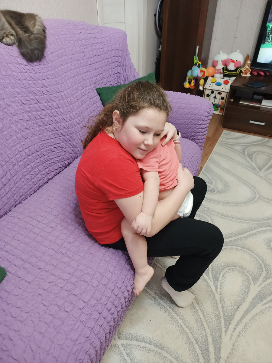 Ксюшка со школы пришла и сразу любовь 🥰
