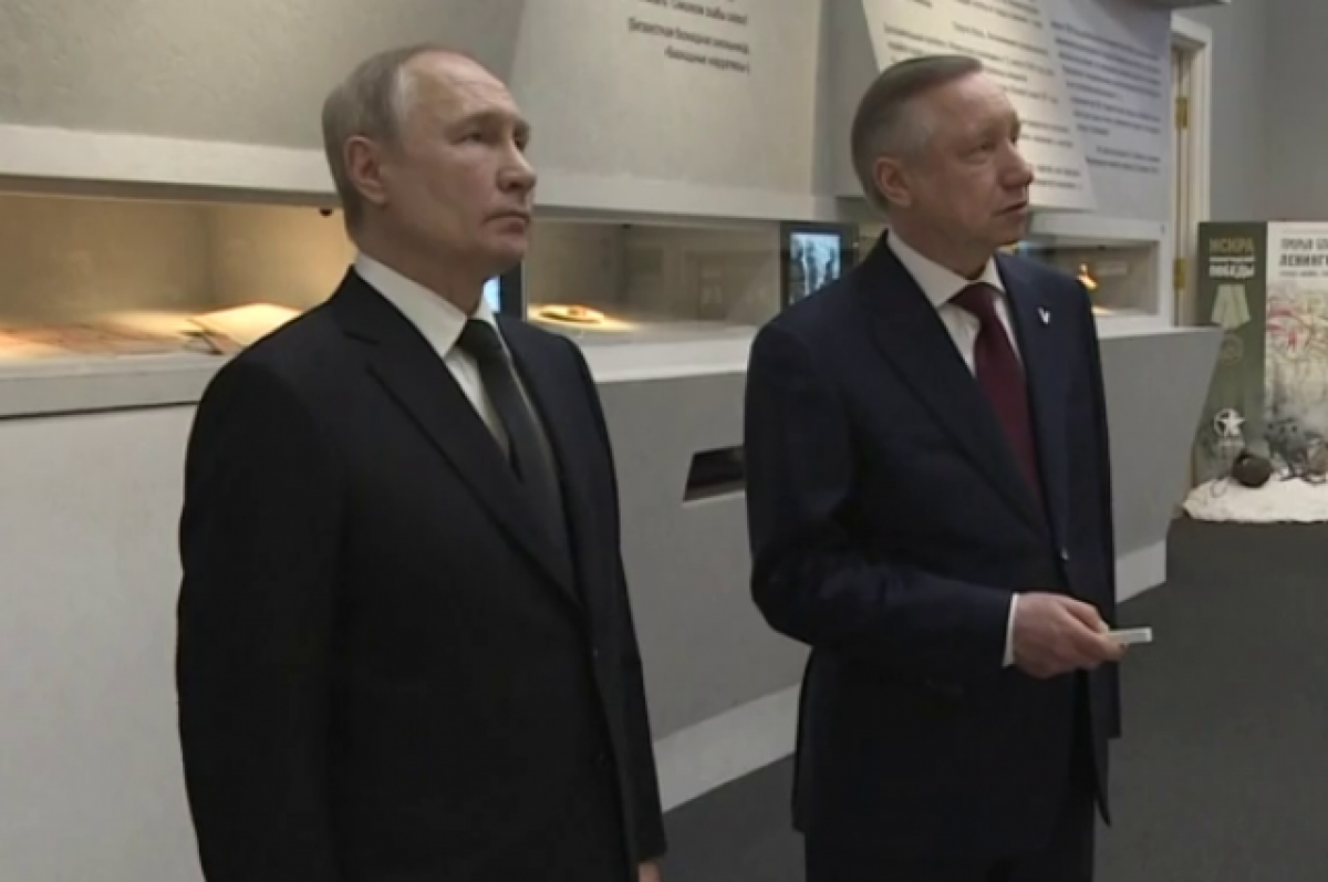    Путин рассказал про кражу карточек у его матери во время блокады