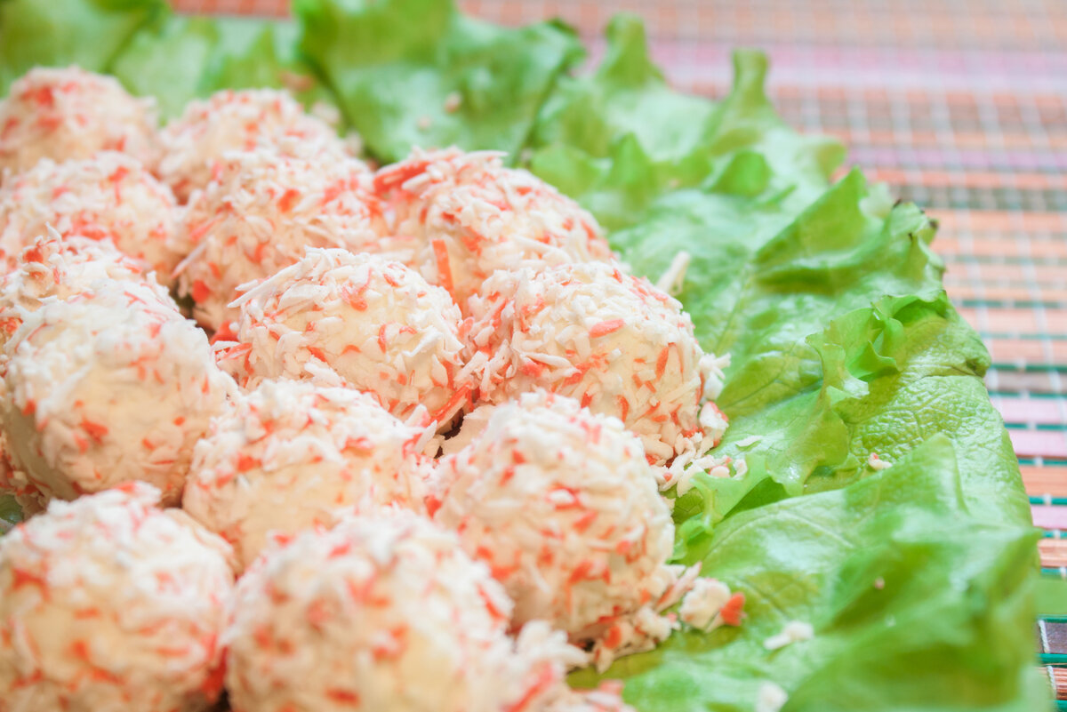 Закусочные крабовые шарики. Фото из открытого источника