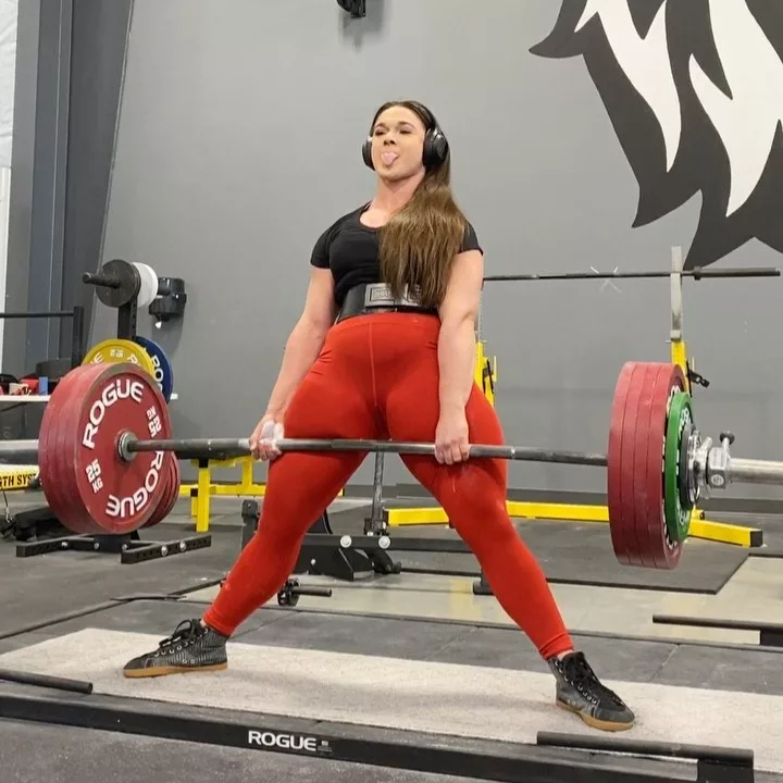 Упражнения для понижения сахара. В ростове установлен мировой рекорд по буксировке поездов. Установила 3 мировых. Керчанин буксировка поезда. Аманда пауэрлифтинг.