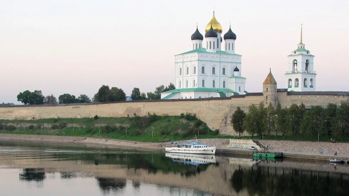 Покровская родительская суббота - время для поминания родных и близких, которые уже умерли, погибли. Фото: www.piqsels.com