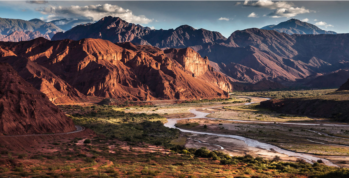 Природные пейзажи провинции Сальта; там, где по легенде располагался исчезнувший город Эстеко. Фото из открытых источников.