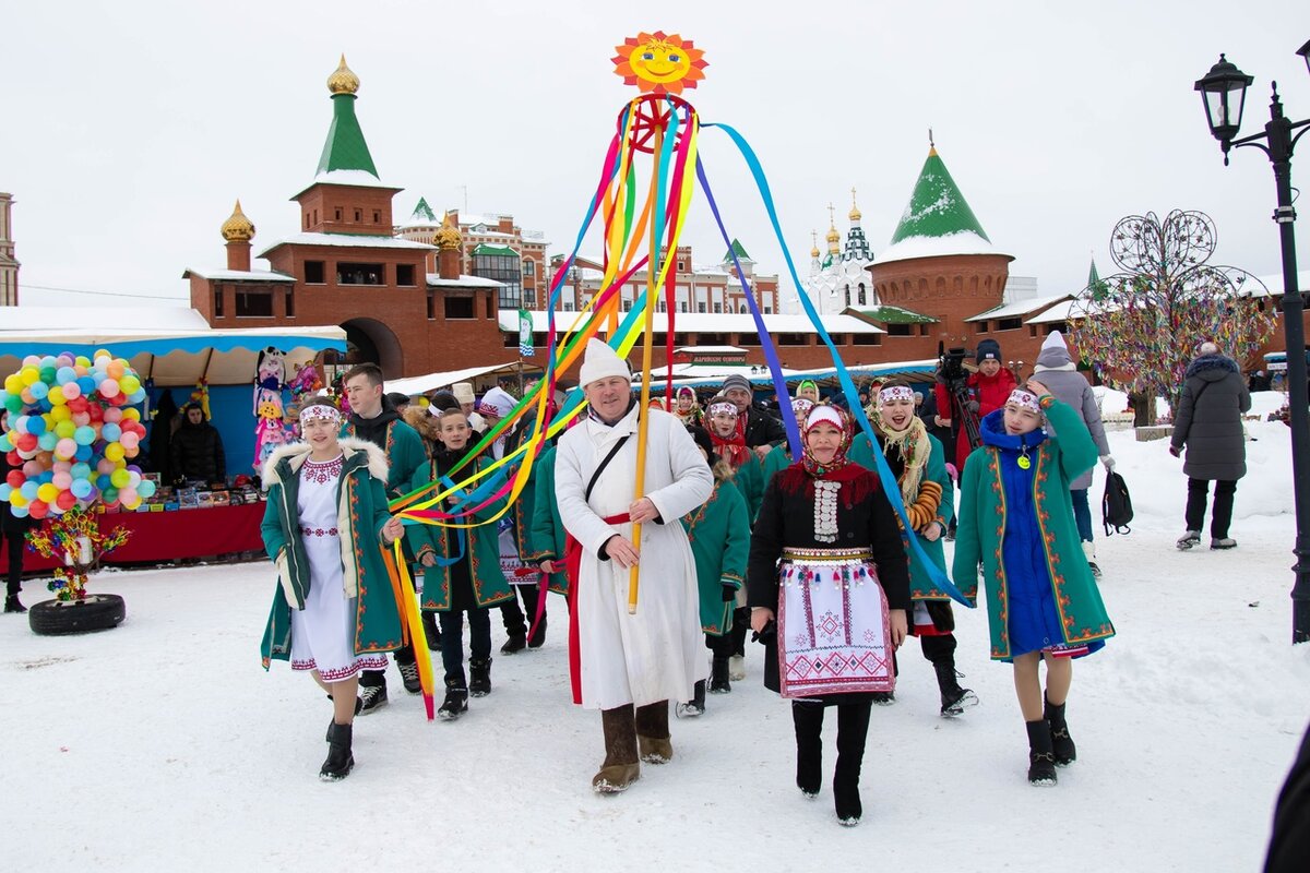 Какой сегодня праздник в йошкар. Масленица в Йошкар Оле. Йошкар Ола Масленица. Йошкар-Ола зима. Уярня.