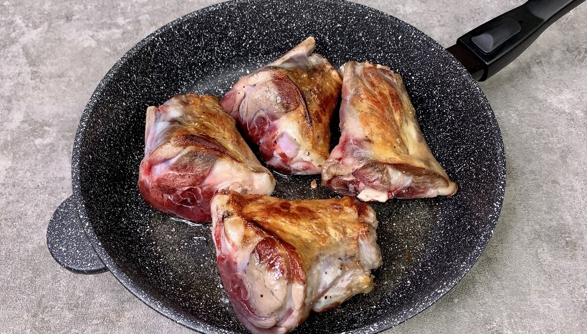 Листайте фото