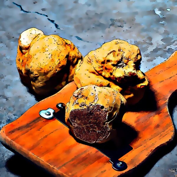 Трюфель — это удивительный гриб. Во-первых, это в первую очередь пряность, скорее интересное дополнение к блюду, нежели полноценный ингредиент. Во-вторых, трюфель, очень загадочный продукт, он оброс множеством легенд. В этом выпуске мы узнаем откуда берутся трюфели? Как их едят? Где они растут и размножаются? И чем отличается белый от черного?