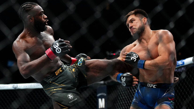     Бойцы UFC Алджэмейн Стерлинг и Генри Сехудо Gettyimages.ru Cooper Neill / Contributor